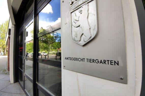 Amtsgericht Tiergarten: Ort der Anklage gegen ehemaligen SPD-Bundestagsabgeordneten wegen Betrugs.