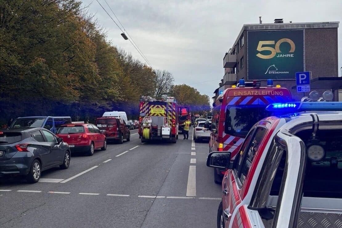 Feuerwehr löscht Balkonbrand in Datteln