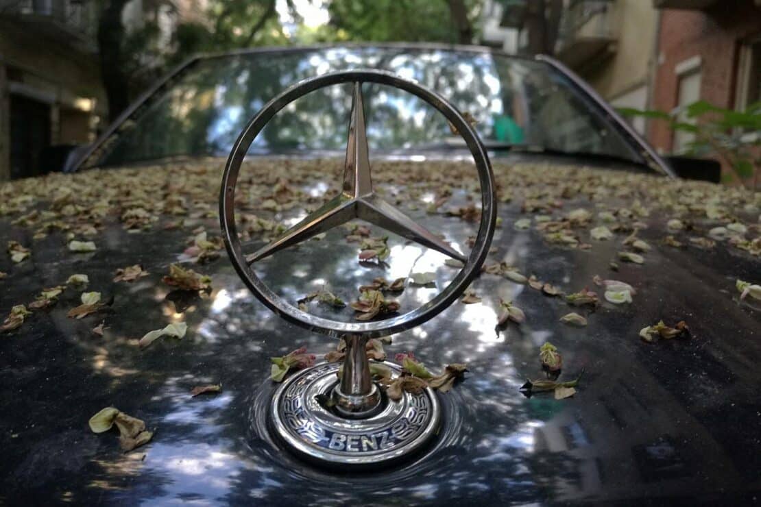 Gewinn von Mercedes bricht ein