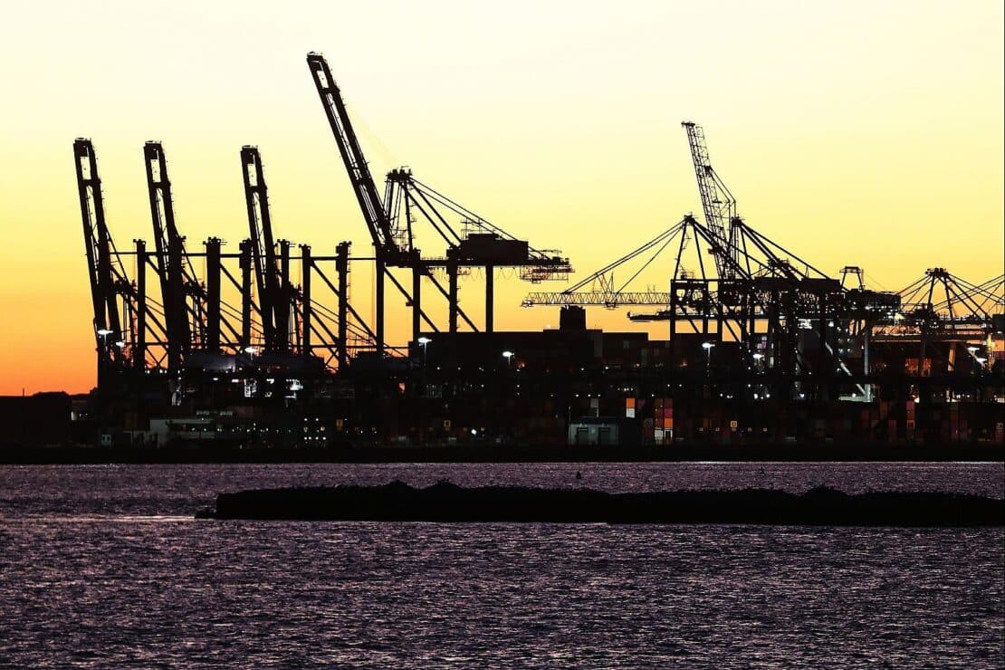Industrie-Auftragseingang im August leicht rückläufig