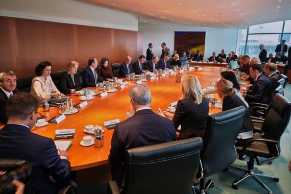 Bundeskabinett bespricht Gesetzentwurf zur Aktivrente, gefördert für ältere Arbeitnehmer.