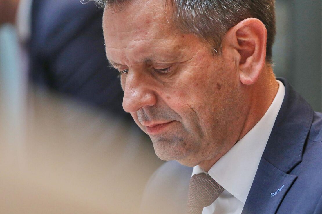 Lies kritisiert Abhängigkeit von China bei Batterieproduktion