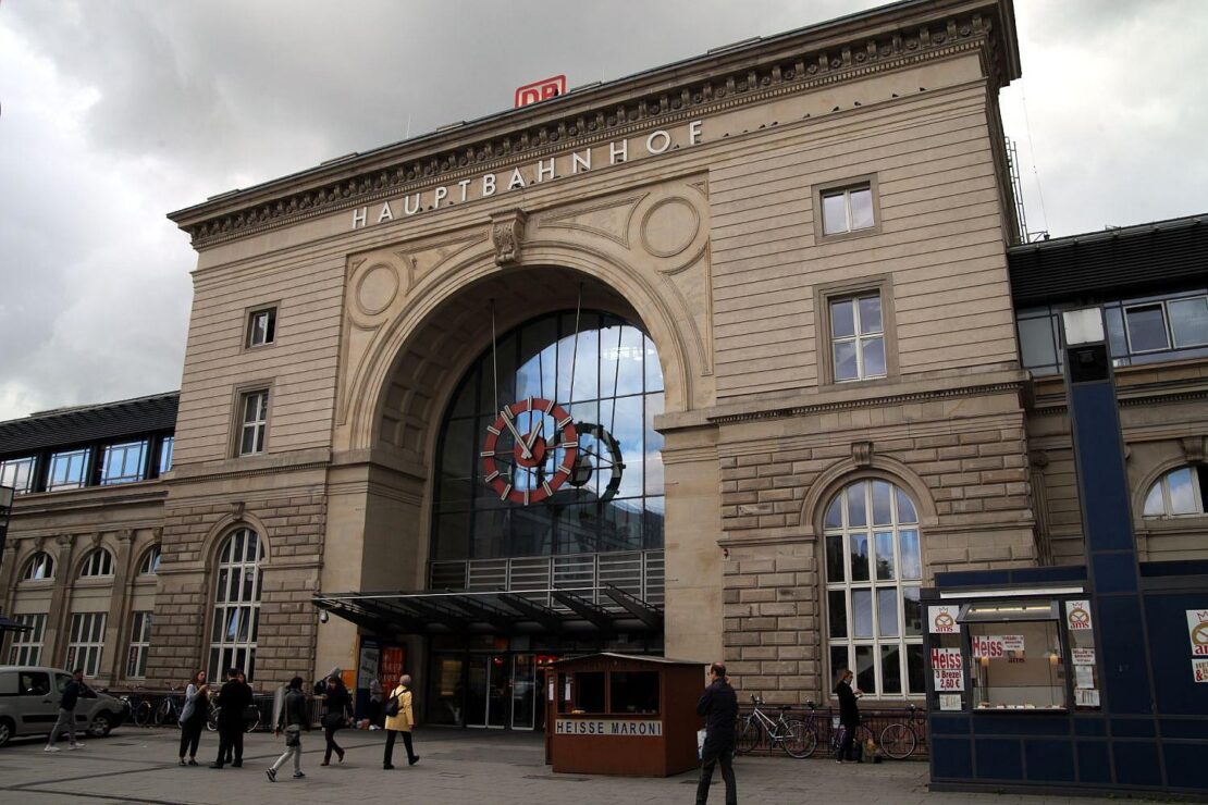 Mann flüchtet in Mannheim vor Kontrolle in Bahngleise