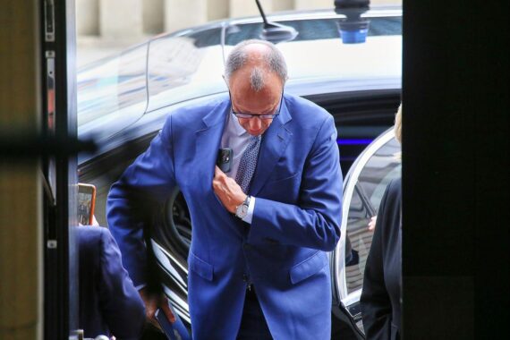 Friedrich Merz telefoniert mit Benjamin Netanjahu über den Friedensplan und Entwicklungen in Gaza.