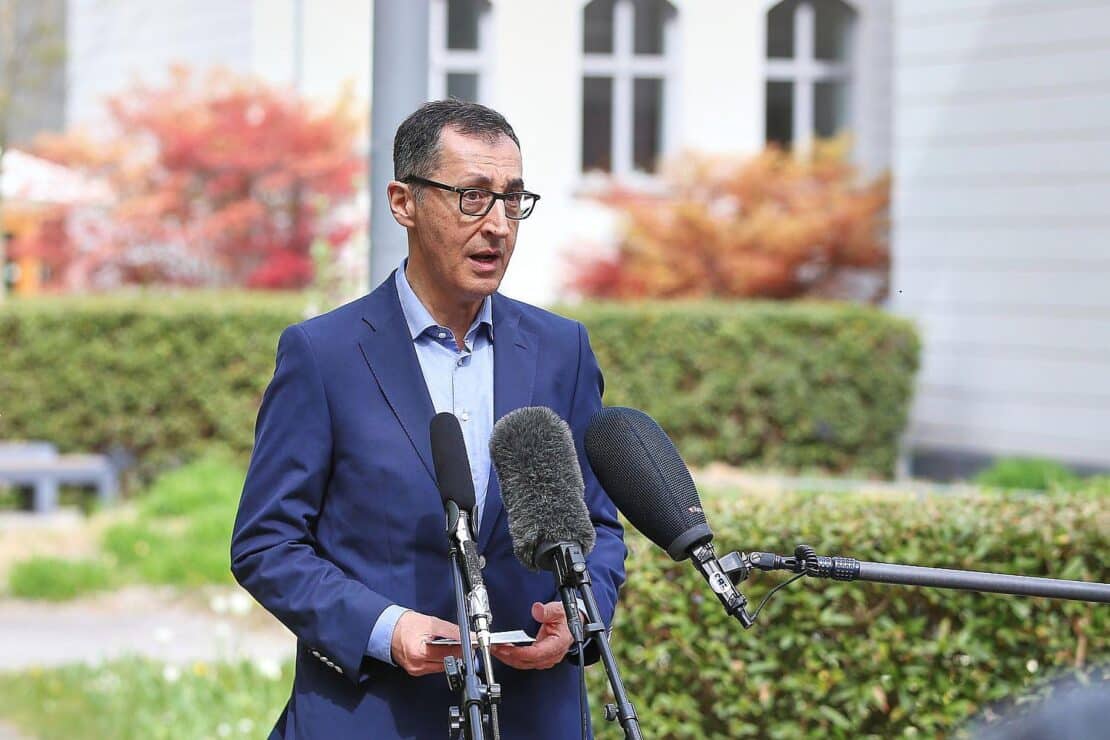 Özdemir: Schulen müssen zügig Geld für Digitalisierung bekommen