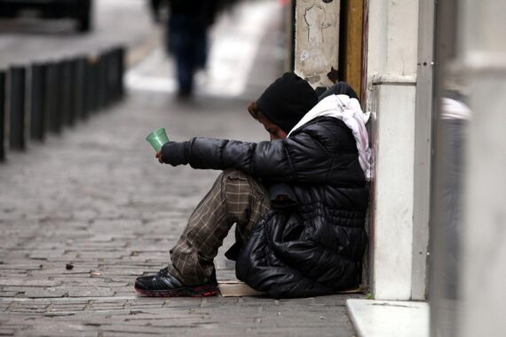 Obdachlose benötigen dringend Unterkünfte in Potsdam für die kalte Winterzeit. Helfen Sie!