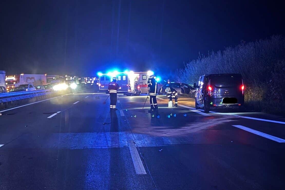 Schwerer Unfall auf A1 bei Sittensen fordert Todesopfer