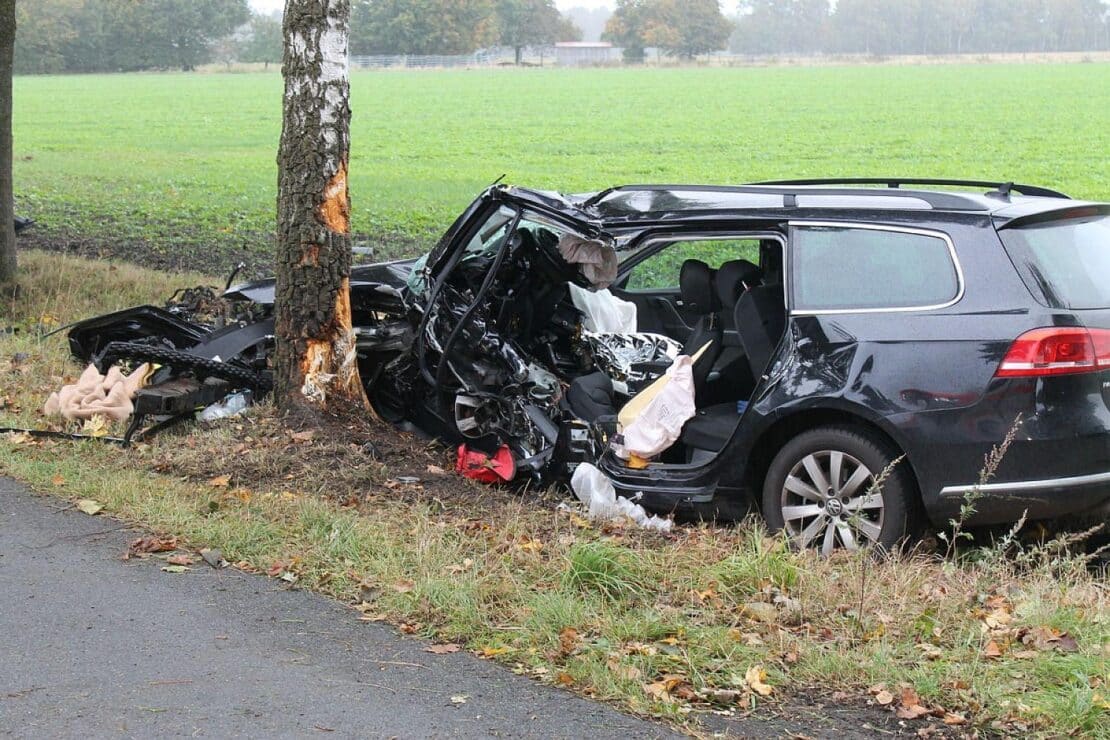 Schwerer Unfall auf Kreisstraße bei Parnewinkel