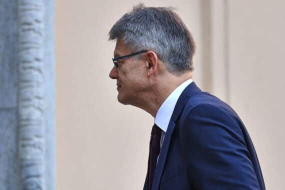 Patrick Schnieder im Homeoffice; Gesundheitliche Probleme; Verkehrspolitik in Deutschland im Fokus.