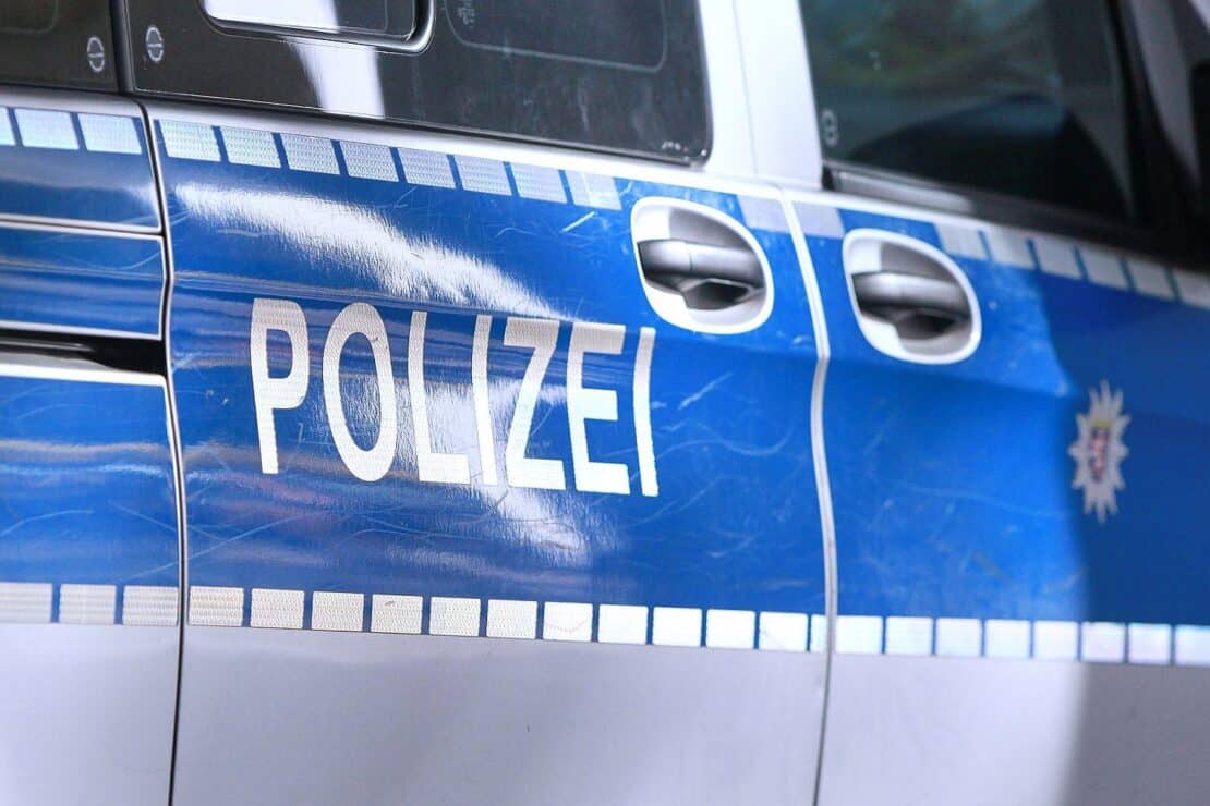 Viehtransporter bei Laichingen umgekippt – 16 Schweine verendet