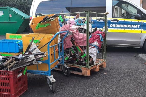 Waffenvernichtung: Über 300 Schusswaffen und gefährliche Gegenstände werden verantwortungsvoll entsorgt.