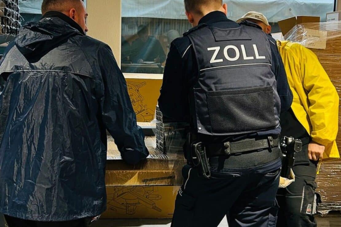 Zoll kontrolliert Metallbetrieb im Wetteraukreis