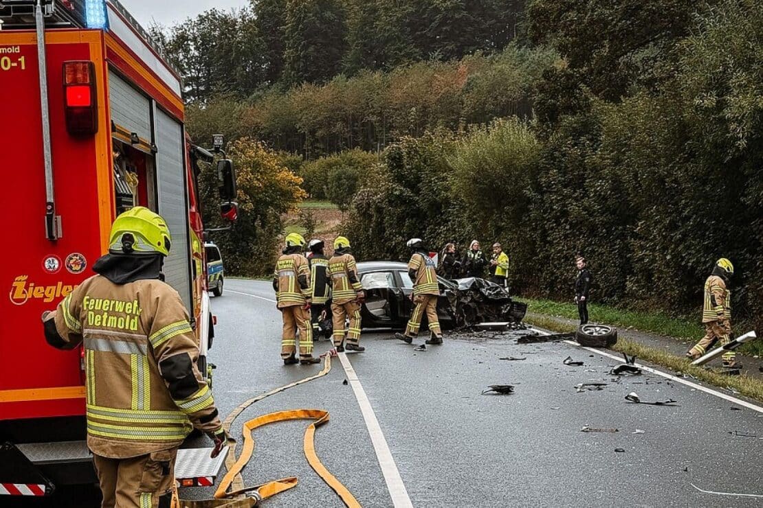 Zwei Fahrer bei Unfall in Detmold leicht verletzt