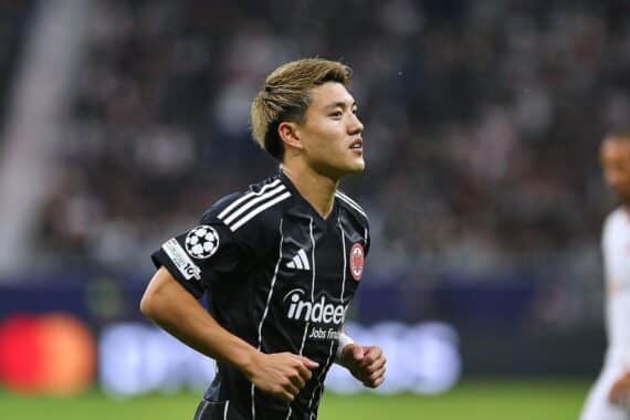 Ein tränenreicher Moment: Ritsu Doan feiert den entscheidenden Führungstreffer für Frankfurt.