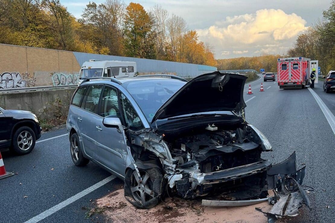 Auffahrunfall auf nasser A30 bei Bünde