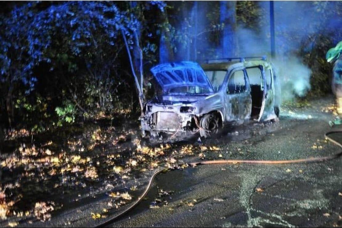 Ausgebranntes Auto in Osnabrück-Kalkhügel löst Polizeieinsatz aus