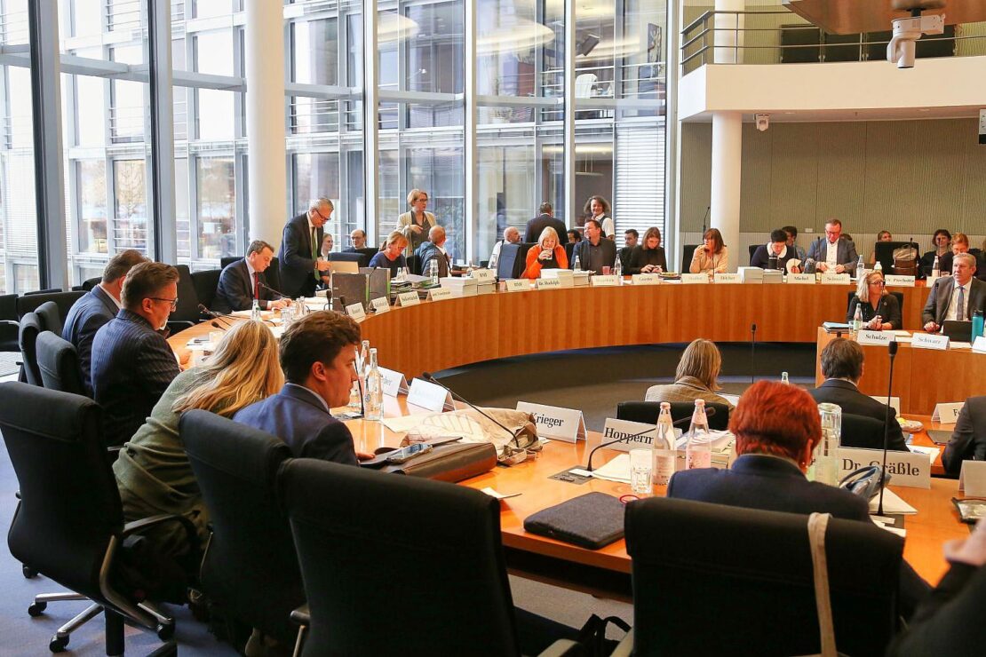 Bereinigungssitzung: Haushaltslücke 2027 sinkt um 22 Milliarden Euro