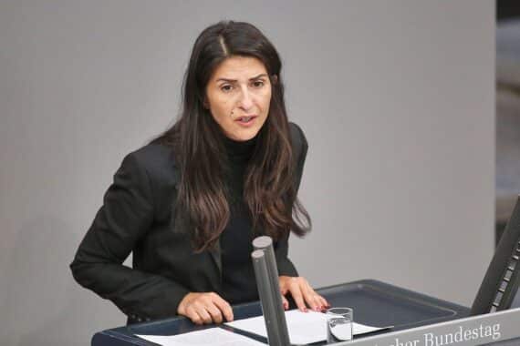 Serap Güler spricht kritische Worte über Proteste gegen Merzs umstrittene Äußerungen zur Integration.