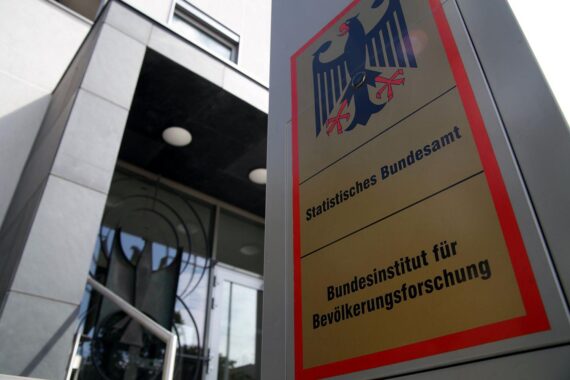 Wachstum neuer Betriebe in Deutschland; steigende Gewerbeanmeldungen und -abmeldungen im Jahr 2025.