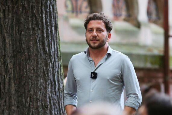 Felix Banaszak lobt Umweltschutzfonds für tropische Wälder, betont Notwendigkeit konstruktiver politischer Begleitung.