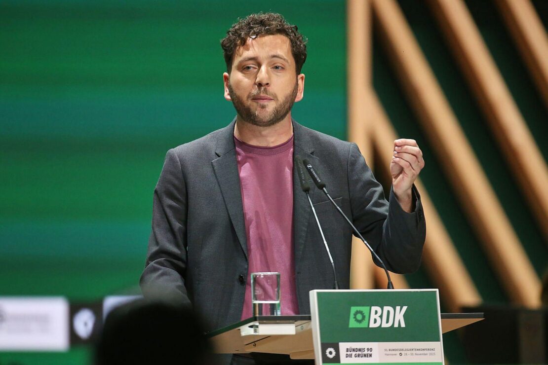 Grünen-Chef Banaszak fordert sozial gerechteren Klimaschutz
