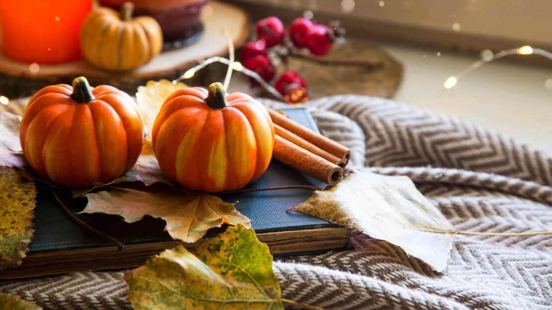 Herbstliche Dekoration bringt das Haus zum Leuchten