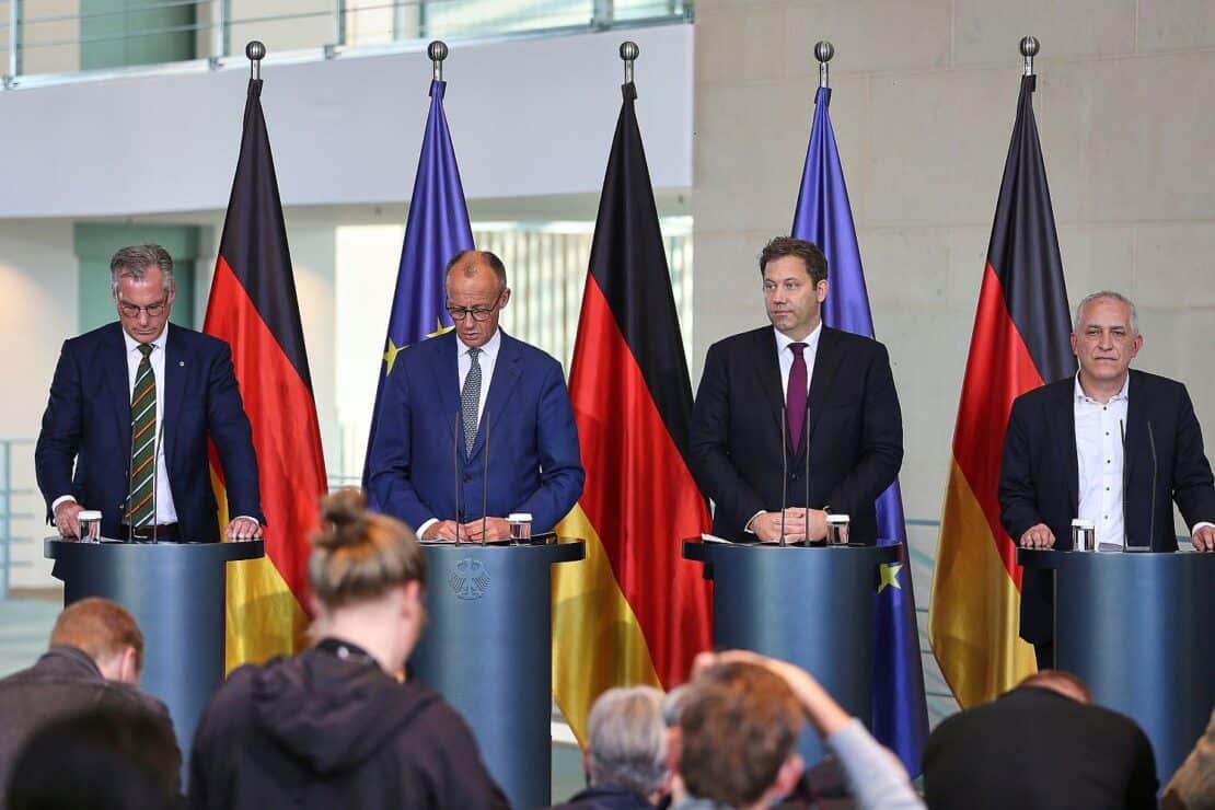 Merz verspricht Stahlbranche Einsatz für bessere Rahmenbedingungen