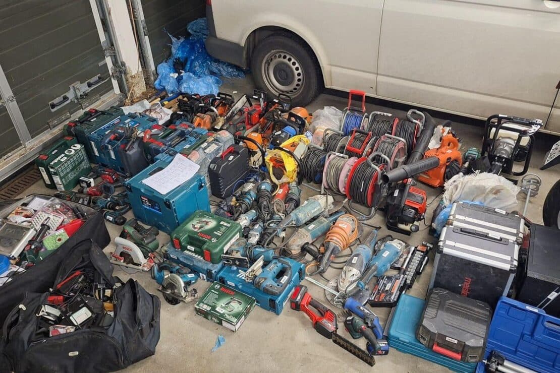 Polizei sucht Eigentümer von sichergestellten Werkzeugen nach Kontrolle auf A1