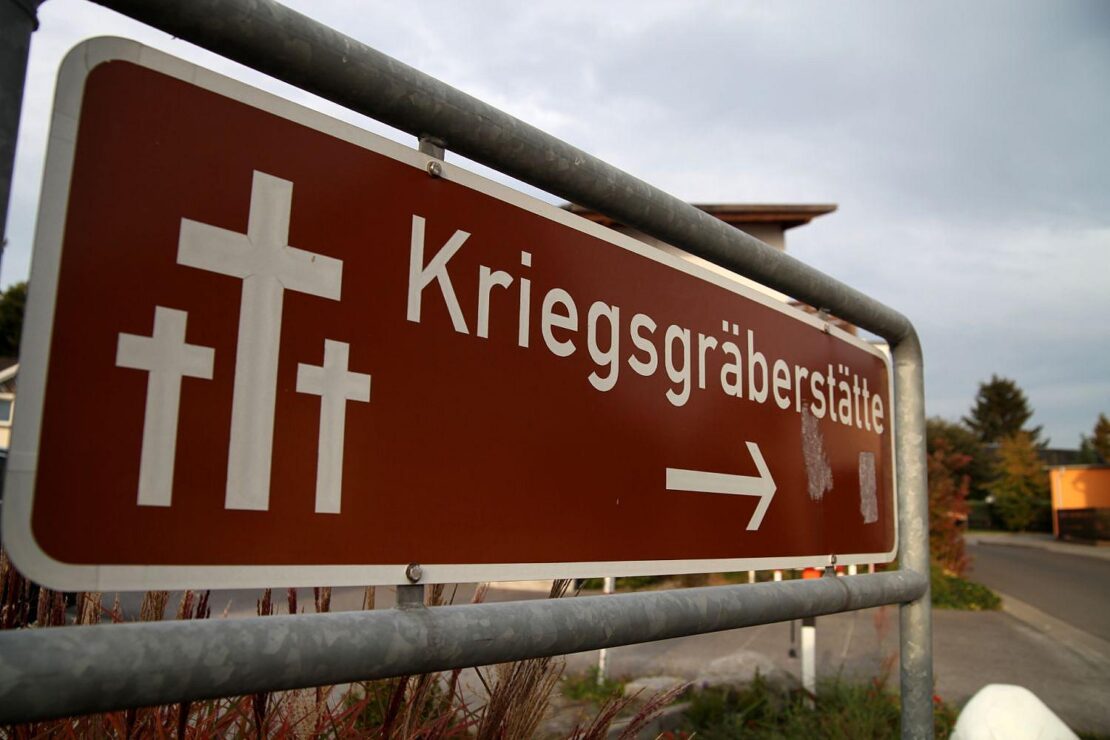 Präsident des Volksbundes sieht Kriegsgräberstätten verfallen