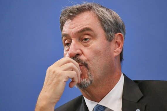 Markus Söder bei seiner Reise nach Südafrika für internationale Beziehungen und Wissenschaftskooperation.