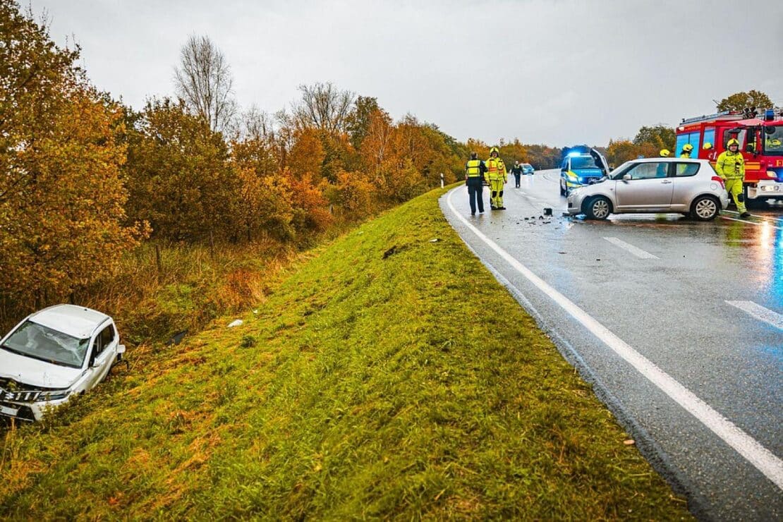Zwei Verletzte bei Auffahrunfall auf B54 bei Gronau