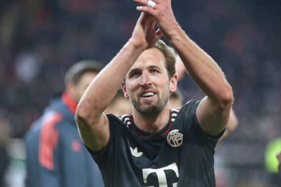 Harry Kane jubelt nach einem seiner Tore beim Bundesliga-Sieg der Bayern gegen Stuttgart.
