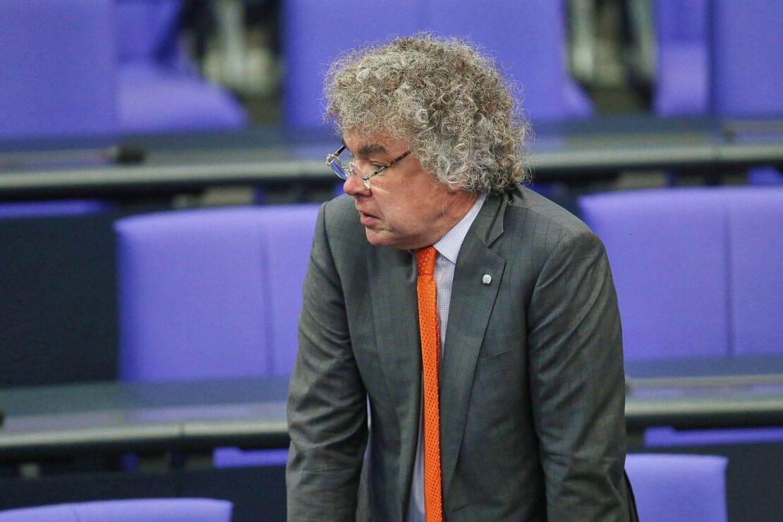 AfD-Abgeordneter wegen Hitlergruß angeklagt