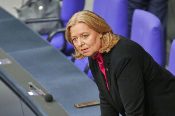 Bärbel Bas kritisiert Arbeitgeber, Tim-Oliver Müller warnt vor Konflikt zwischen Arbeitnehmern und Arbeitgebern.