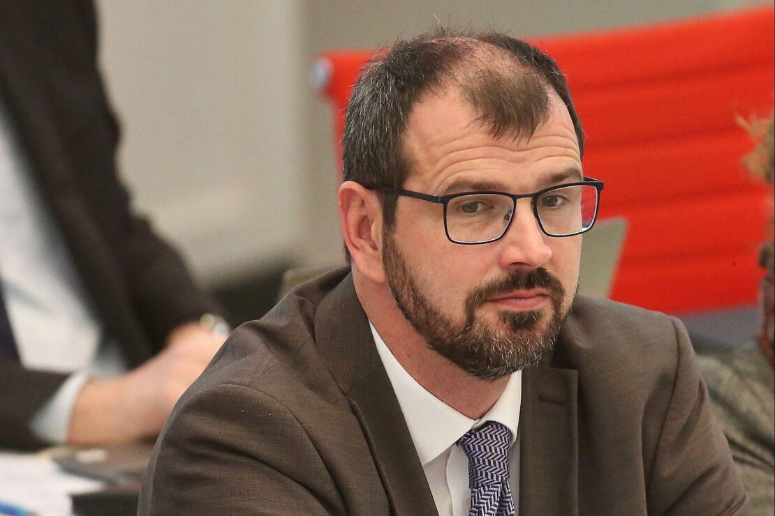 Bildungsminister verteidigt Praktikumsverbot bei AfD in Brandenburg