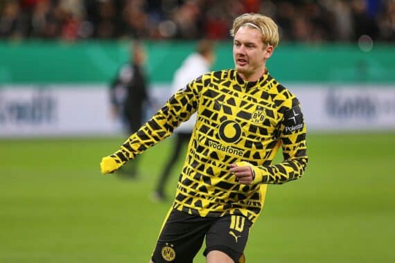 Julian Brandt jubelt nach seinem Tor, während Dortmund gegen Bodö/Glimt spielt.