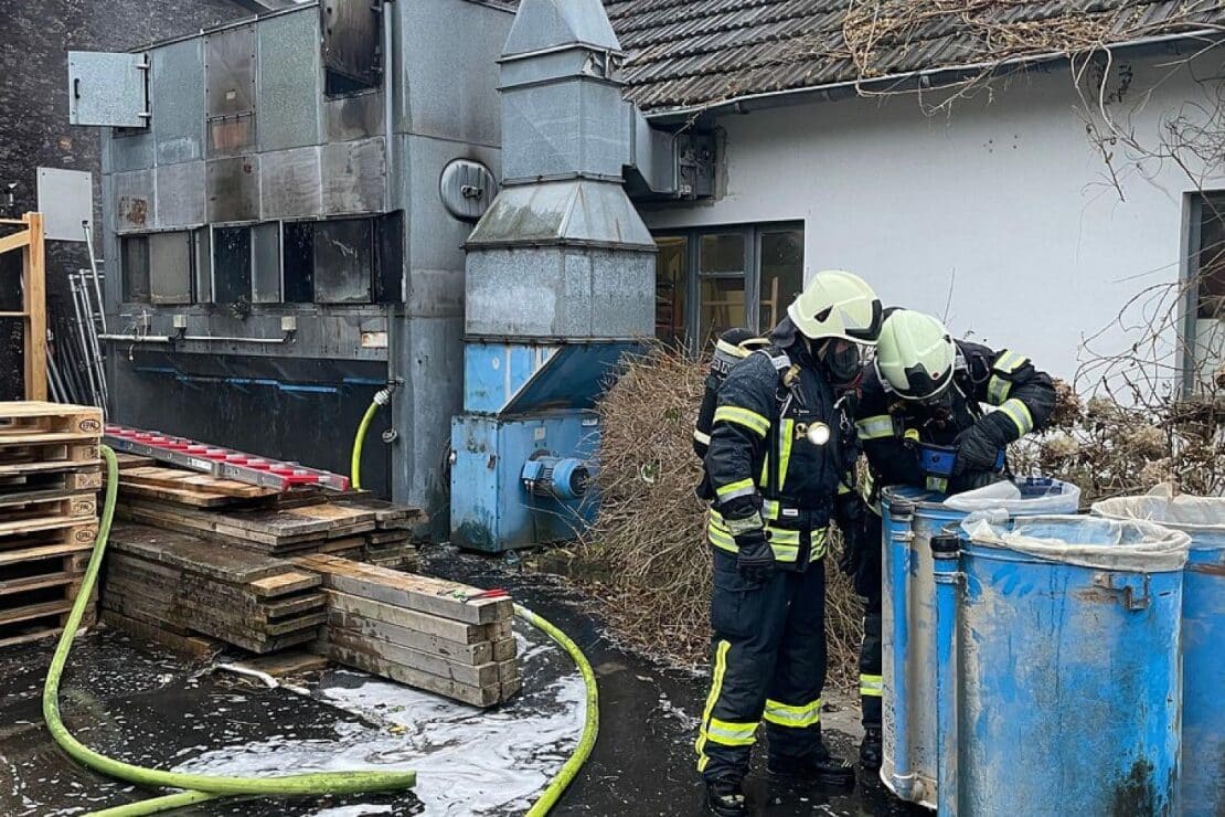 Feuer in Schreinerei in Dinslaken