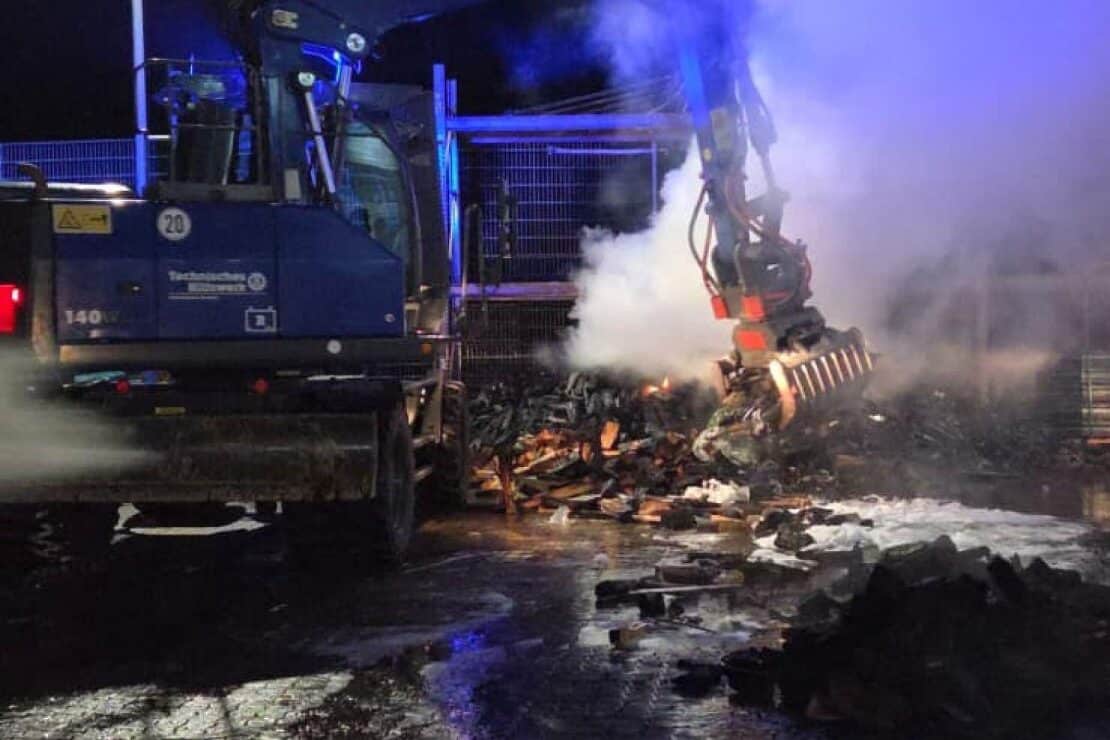 Feuerwehr löscht Brand in Dessauer Straße in Wittenberg