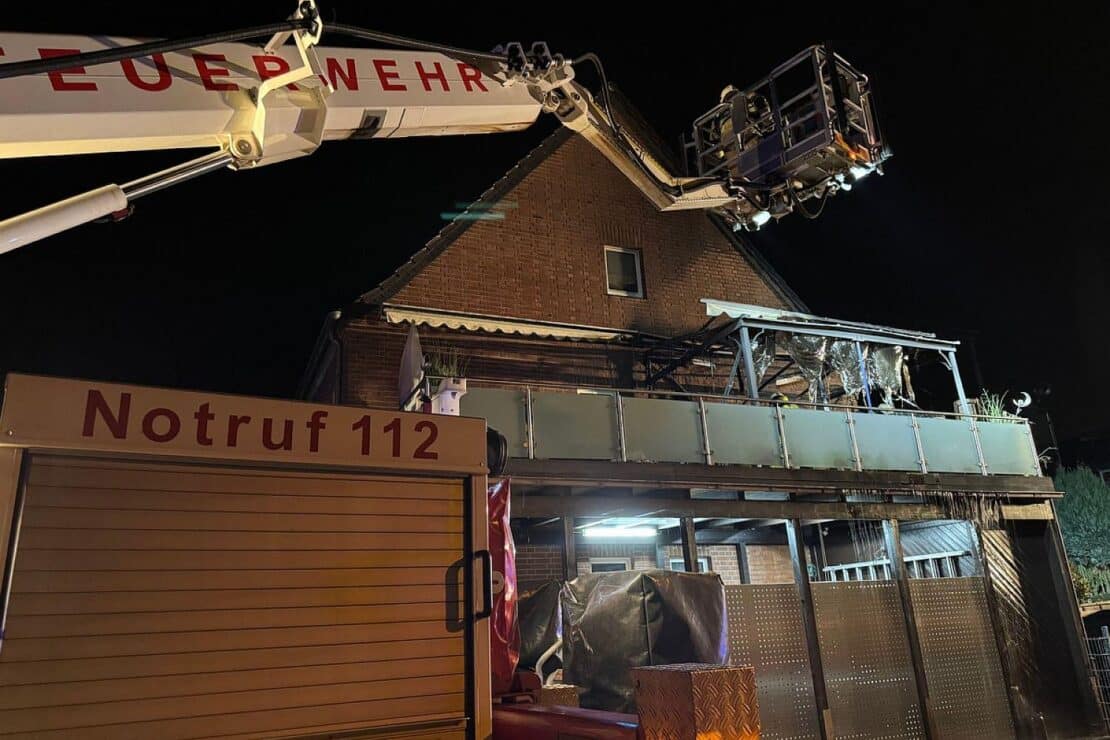 Feuerwehr verhindert Schlimmeres bei Balkonbrand in Tönisvorst