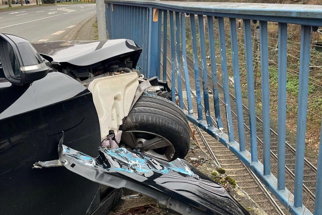 Frontalzusammenstoß in Hagen-Haspe verletzt Autofahrer leicht