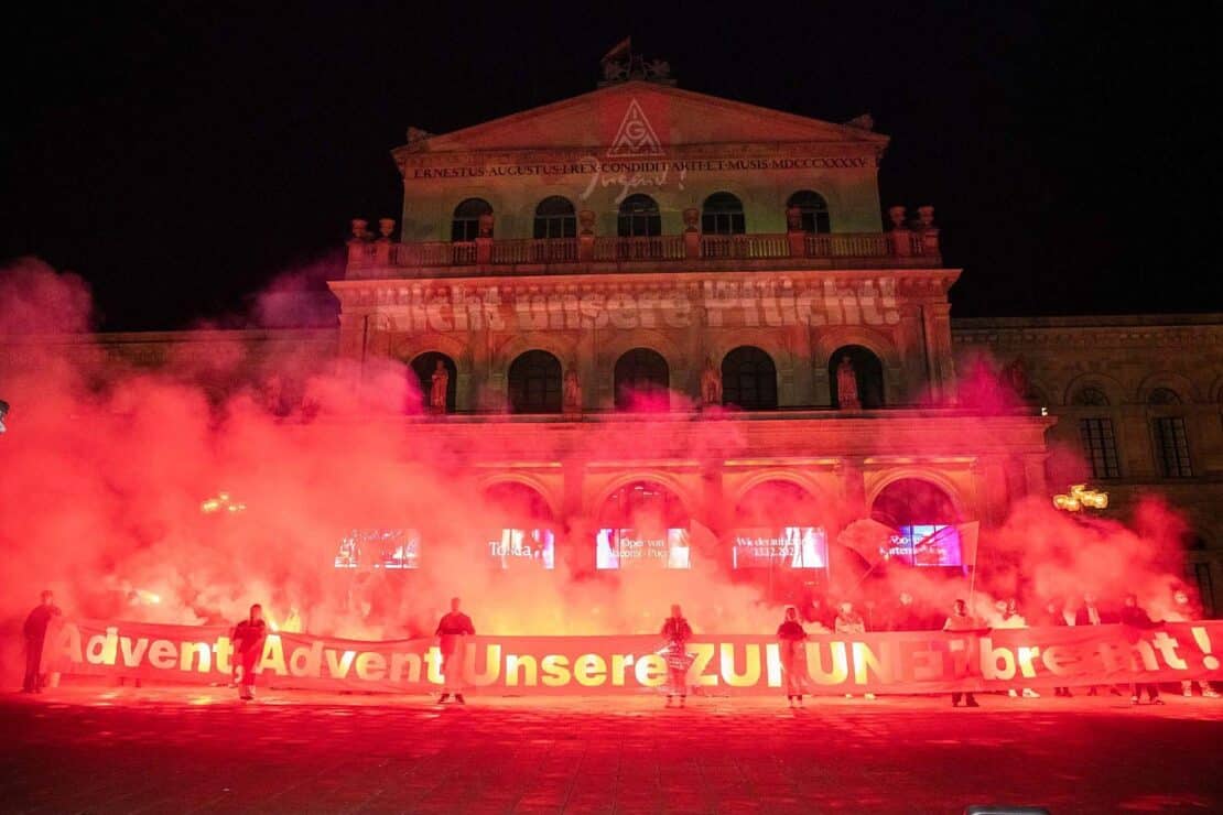 Gewerkschaftsjugend protestiert in Hannover gegen Wehrdienstpläne