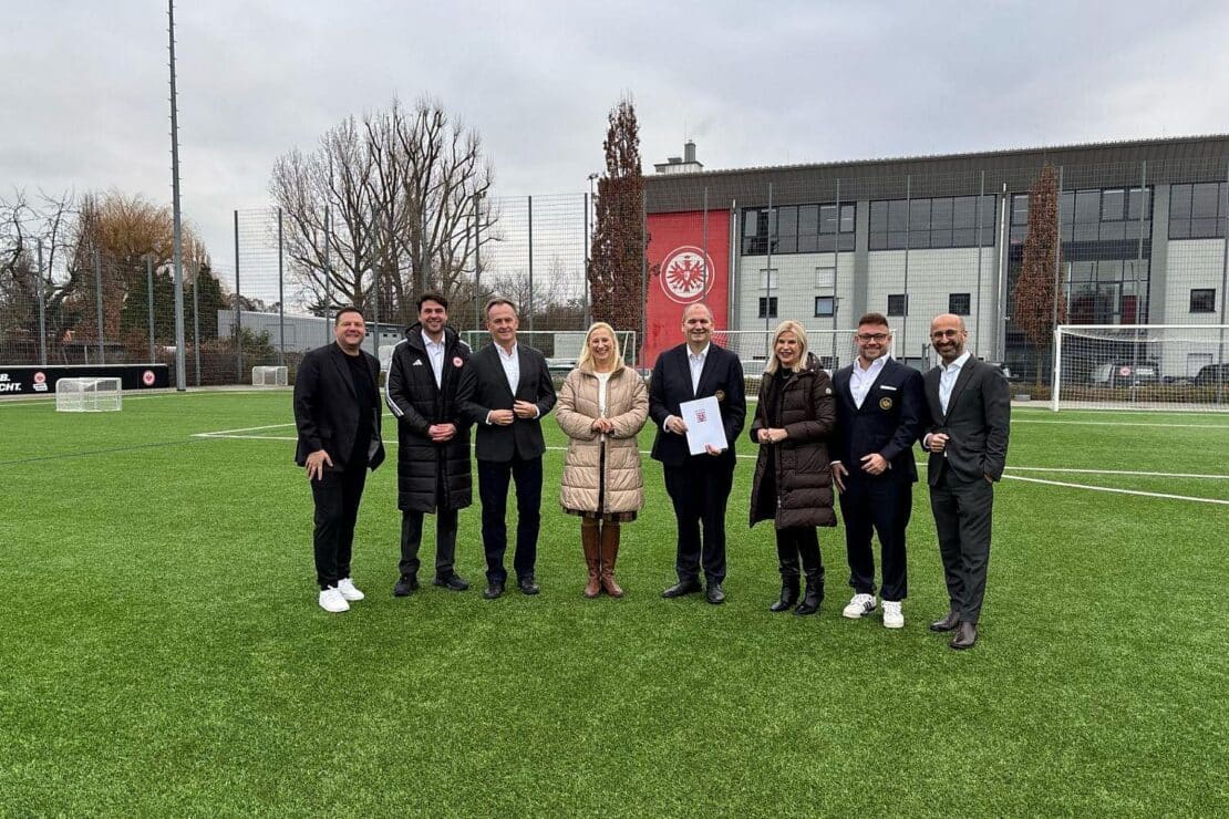 Hessen fördert Nachwuchsleistungszentrum von Eintracht Frankfurt mit einer Million Euro