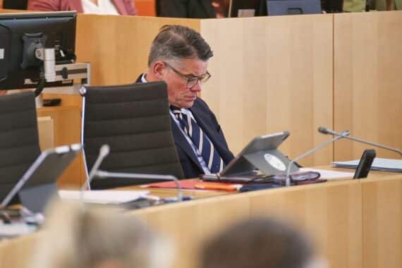 Boris Rhein trauert um Ruth Wagner, eine bedeutende hessische Politikerin und Demokratin.