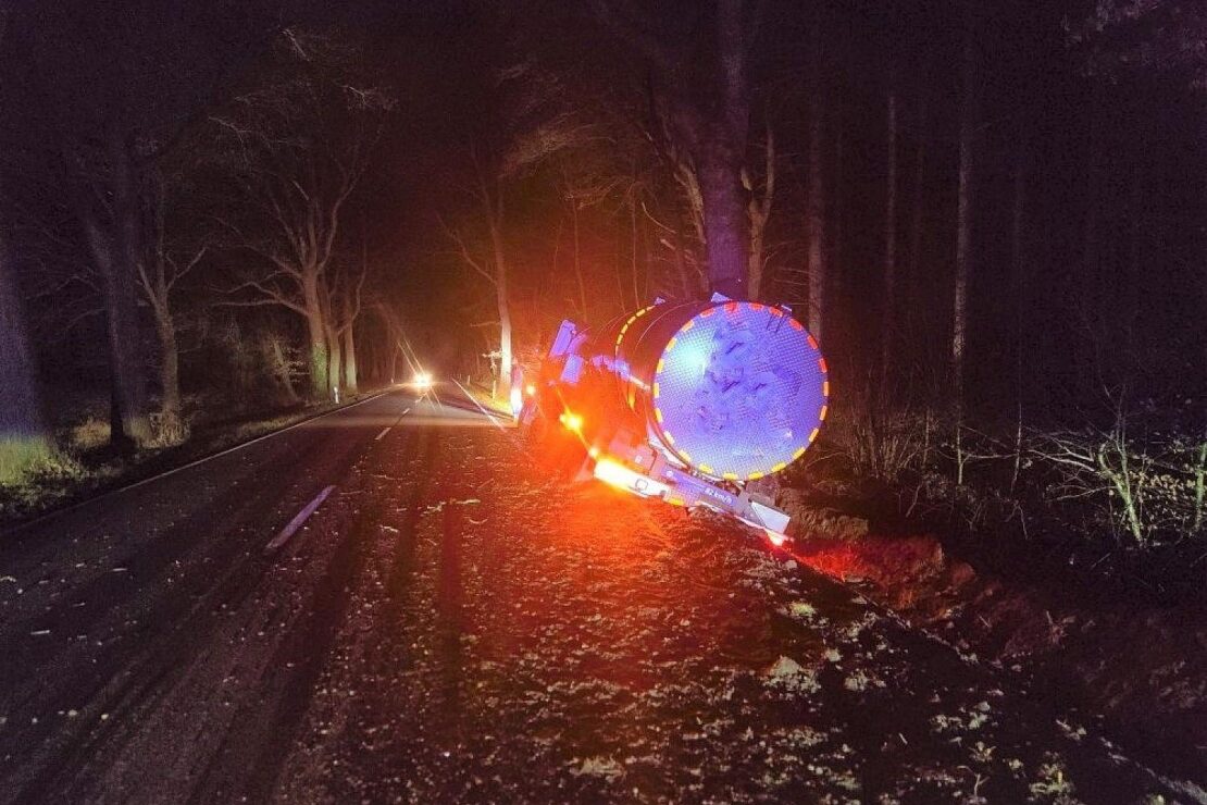 Hoher Sachschaden nach Unfall mit Milchlaster auf L120 bei Debstedt