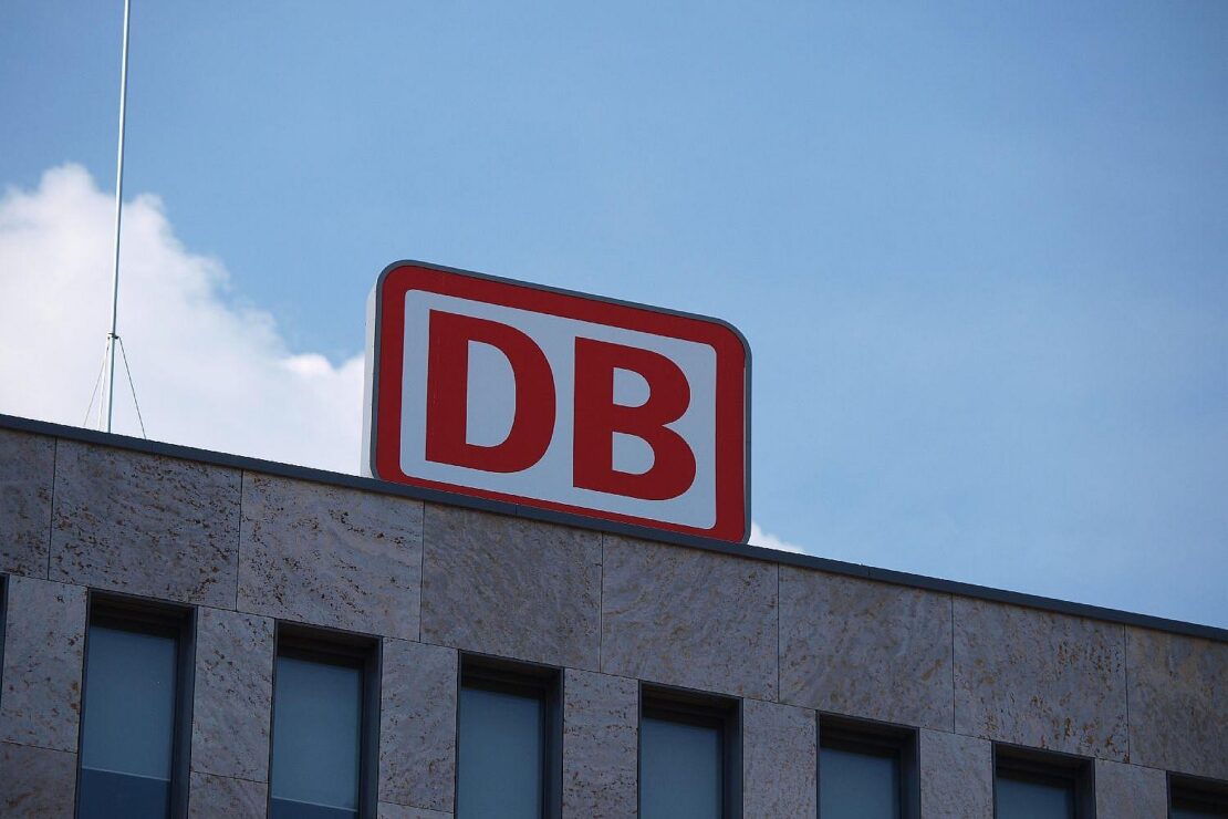 Klingbeil kritisiert Deutsche Bahn für Kauf chinesischer E-Busse