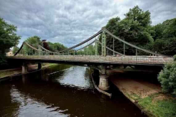 Mühlentorbrücke in Lübeck: drohende Vollsperrung, Schadensbericht mit Rissen und Abplatzungen.