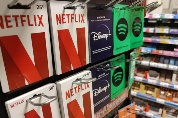 Streaming-Dienste, Übernahmen, Netflix, Warner Bros., innovative Inhalte, Unternehmenswerte, kreative Gemeinschaft, Zukunft.