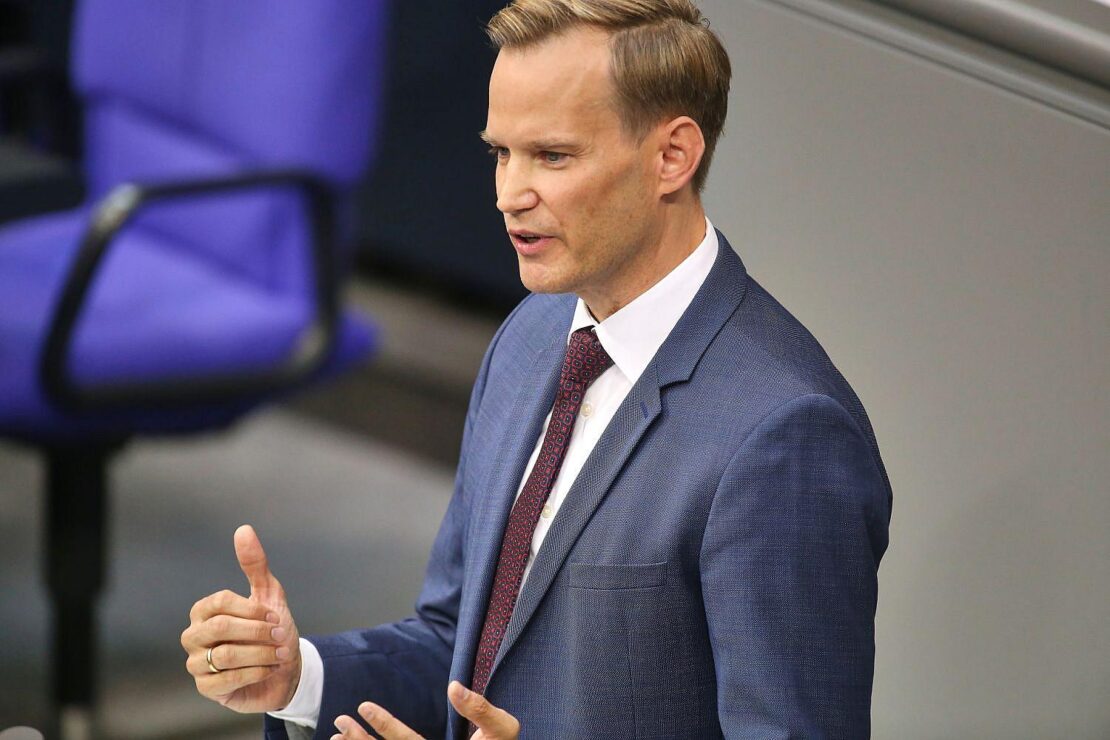 Streeck will Ende der Zwei-Klassen-Medizin bei Facharztterminen