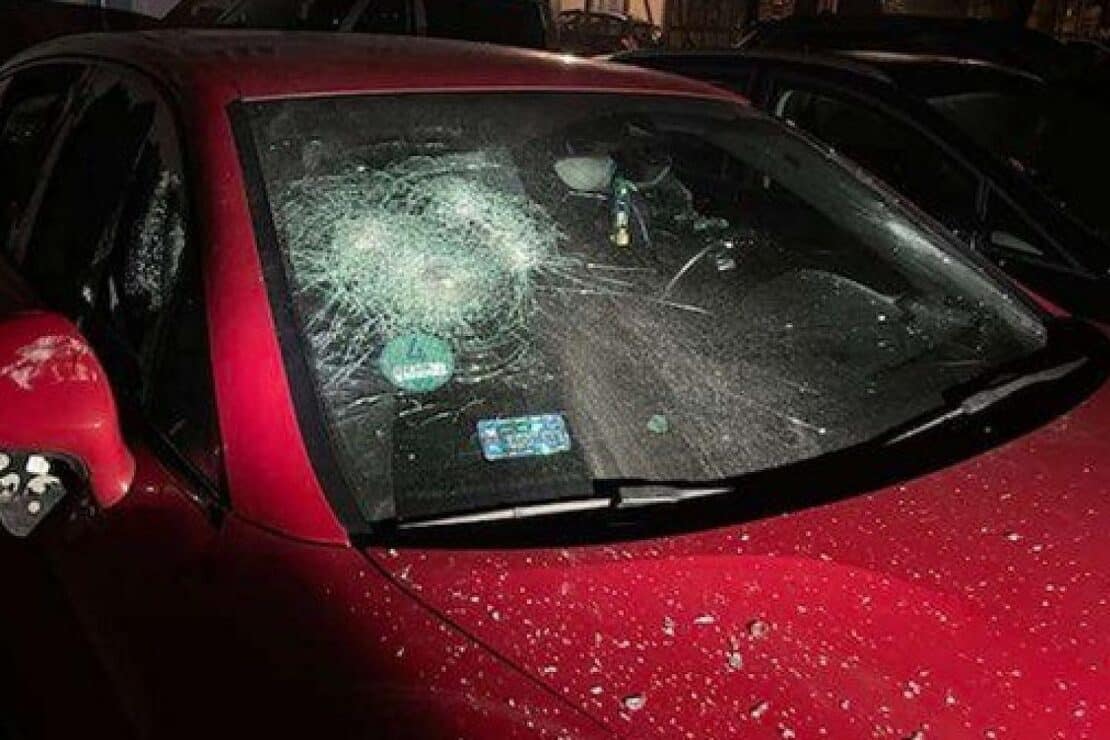 Unbekannte zerstören Porsche in Helmstedt