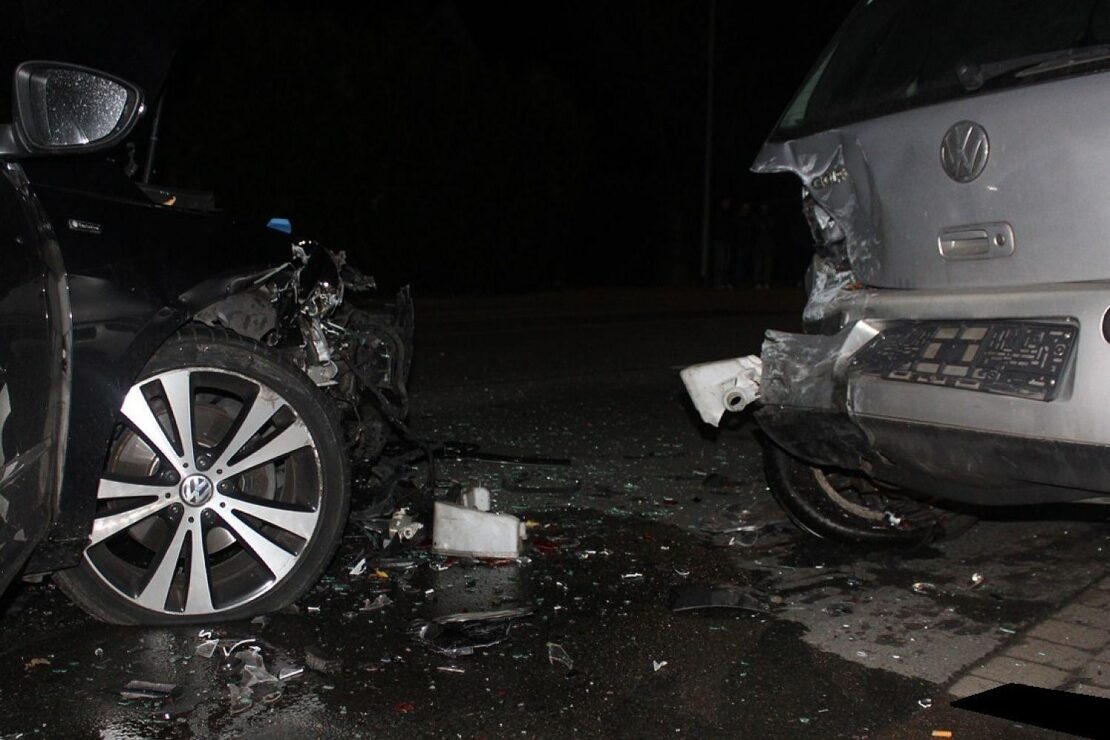 Vier Autos beschädigt nach Unfall unter Alkoholeinfluss in Minden